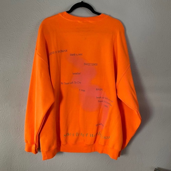 🧡 ariana grande sweetener tour pixel silhouette crewneck 🧡 - Picture 3 of 3